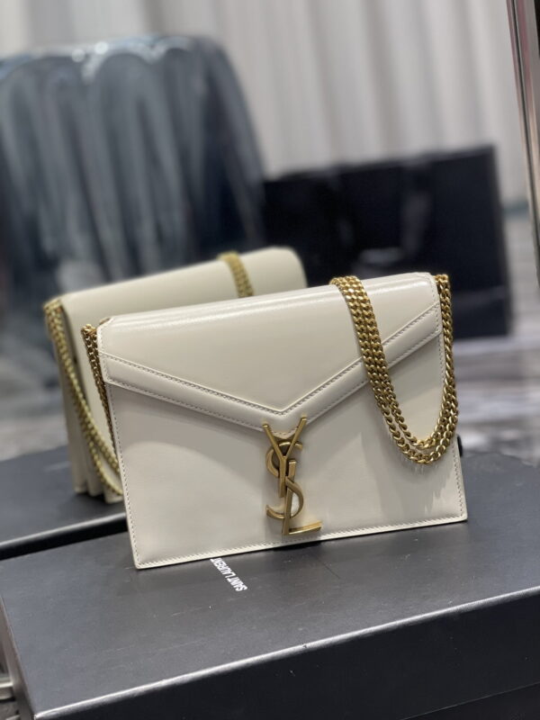 [REP 1:1] Saint Laurent Cassandra Medium Chain Bag White In Grain De Poudre Embossed For Women 8.6in/22cm YSL 532750BOW0W9207