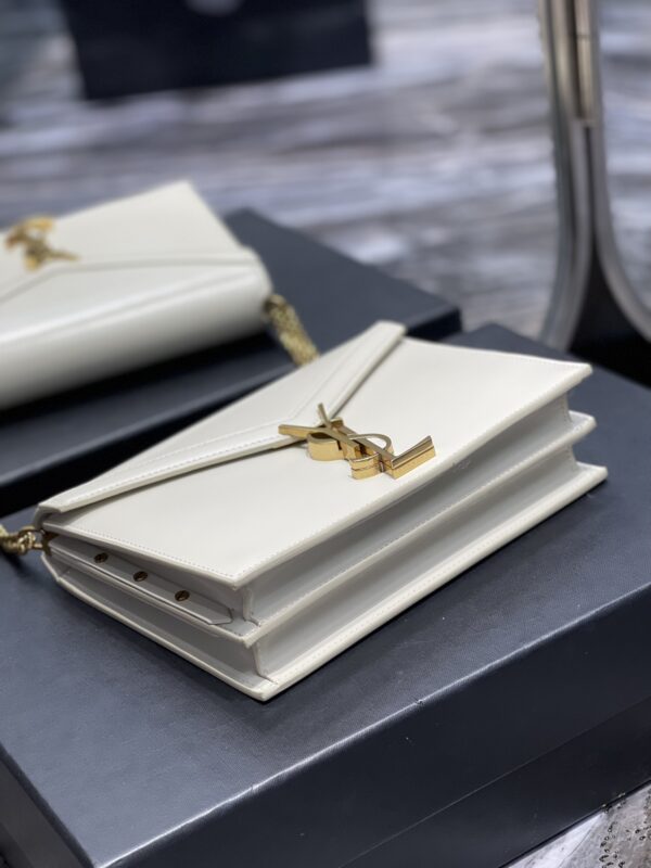 [REP 1:1] Saint Laurent Cassandra Medium Chain Bag White In Grain De Poudre Embossed For Women 8.6in/22cm YSL 532750BOW0W9207