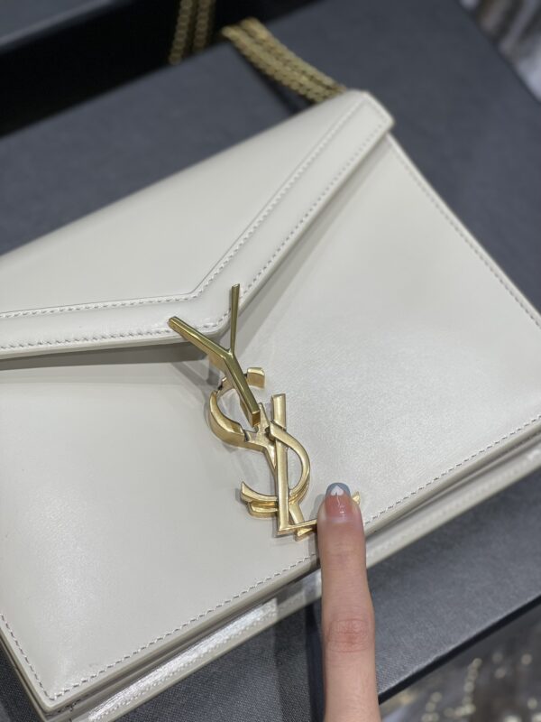 [REP 1:1] Saint Laurent Cassandra Medium Chain Bag White In Grain De Poudre Embossed For Women 8.6in/22cm YSL 532750BOW0W9207