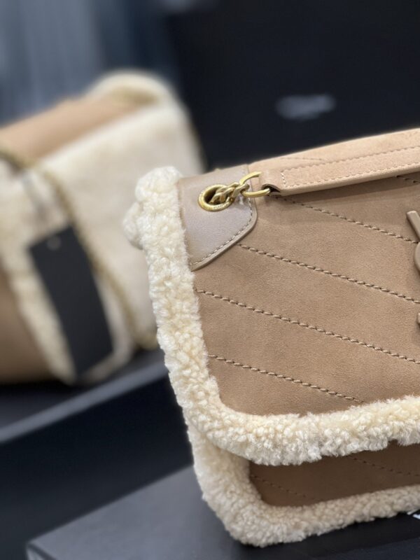 [REP 1:1] Saint Laurent Taupe Shearling Medium Niki Bag Brown For Women, Women's Bags 8.66in/22cm YSL‎
