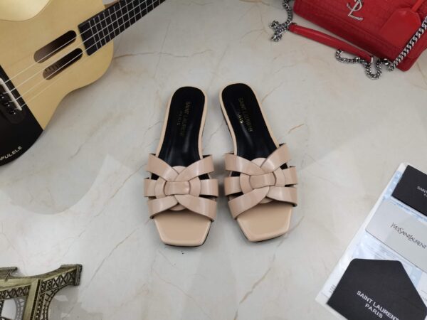 Saint Laurent Women's Tribute Flat Mules Beige For Women YSL 571952B8I009935