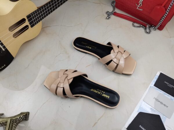 Saint Laurent Women's Tribute Flat Mules Beige For Women YSL 571952B8I009935