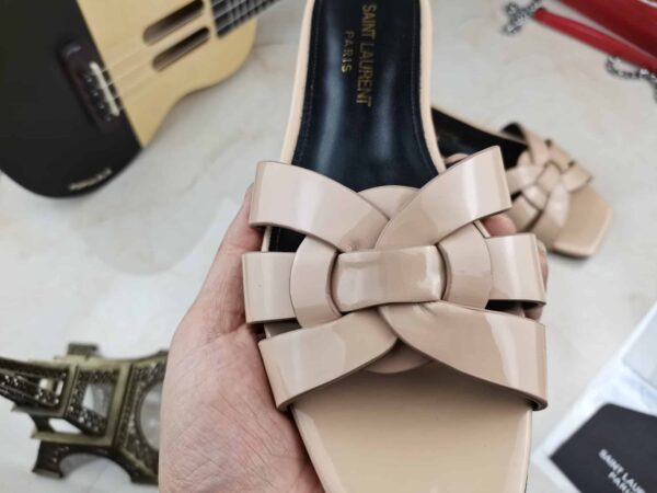 Saint Laurent Women's Tribute Flat Mules Beige For Women YSL 571952B8I009935