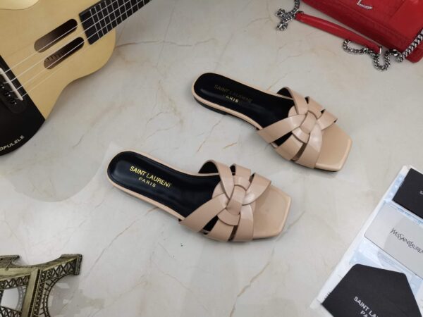 Saint Laurent Women's Tribute Flat Mules Beige For Women YSL 571952B8I009935