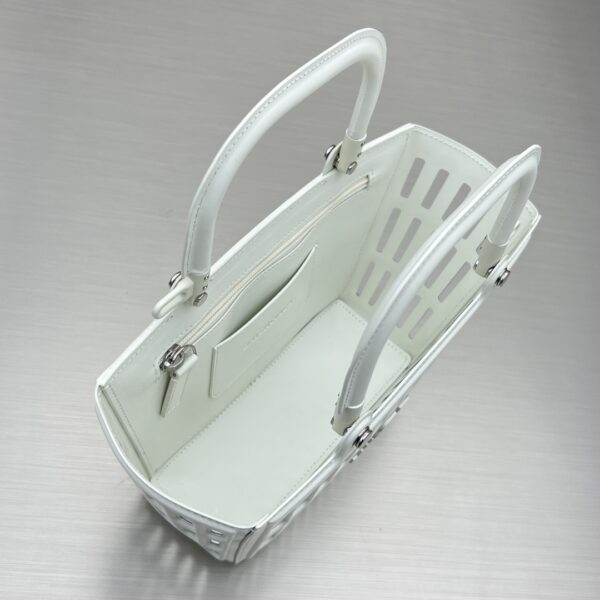 Small Mag Basket Handbag White/Black For Women 11in/28cm