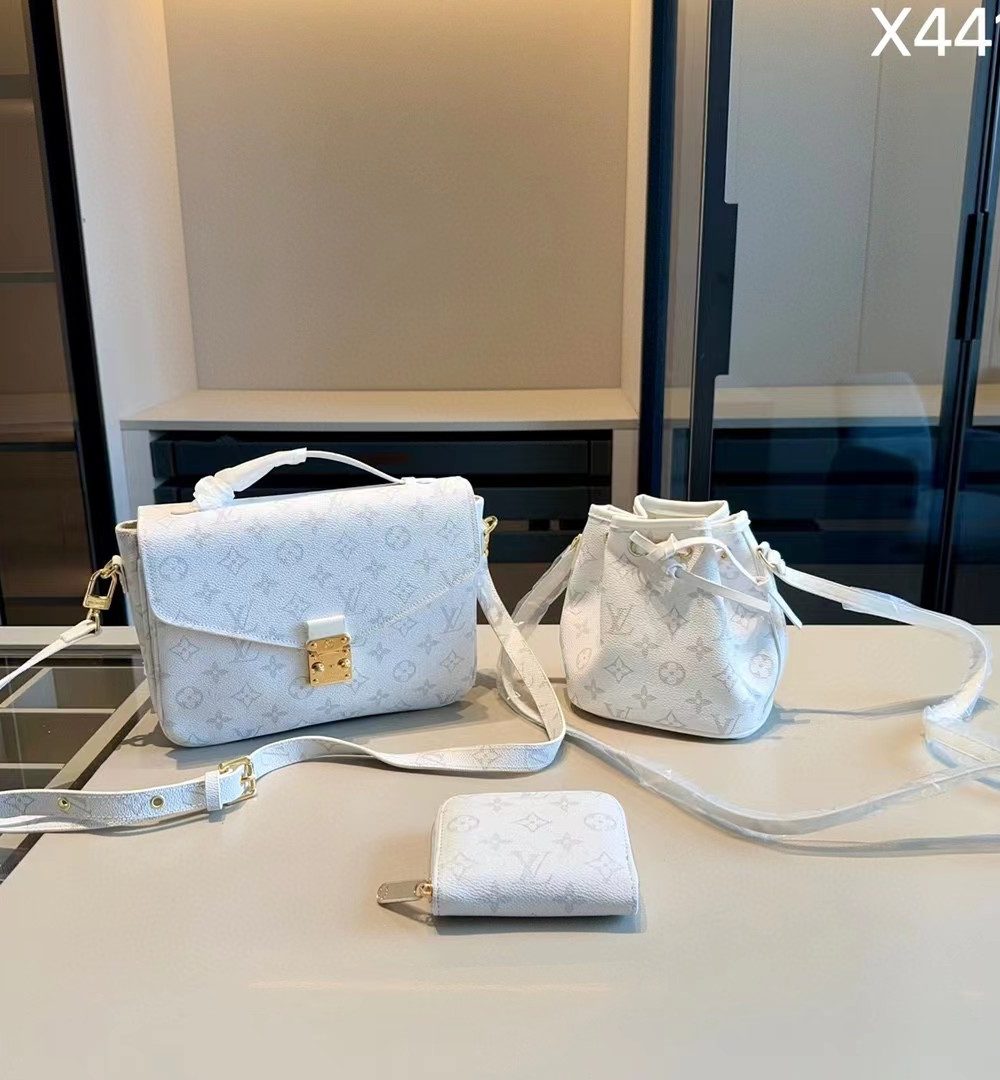 DBS-LC858 - Discounted Price For Set Louis Vuitton 3 Bags