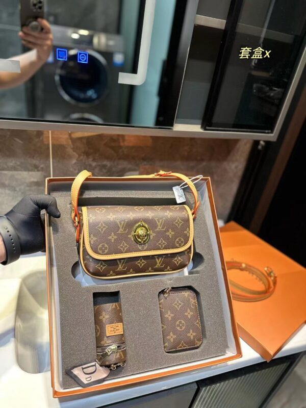 DBS-LC868 - Discounted Price For Set Louis Vuitton 3 Bags