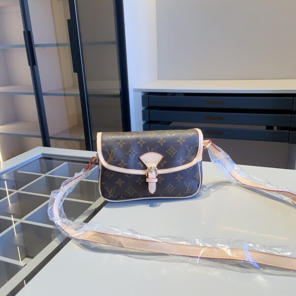 DBS-LC770 - Discounted Price For Set Louis Vuitton 3 Bags