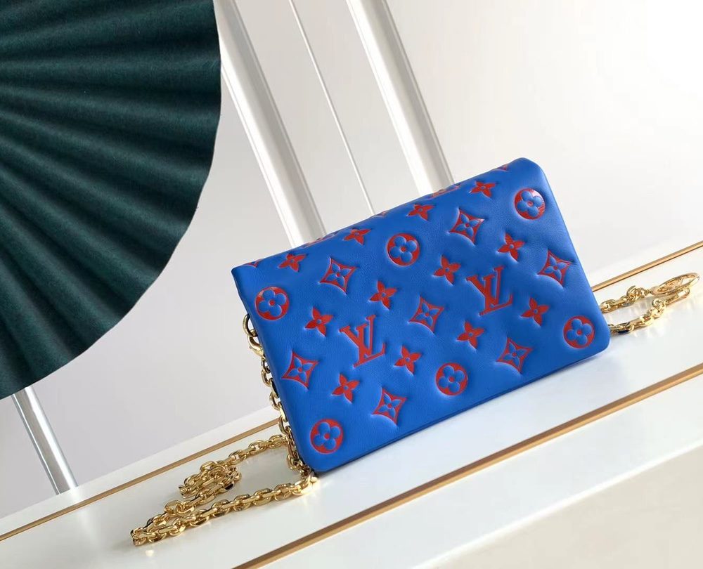 1:1 Replica Louis Vuitton Coussin PM Pochette Shoulder Bag Blue Red M80743 Luxury Bag For Women -  20cm