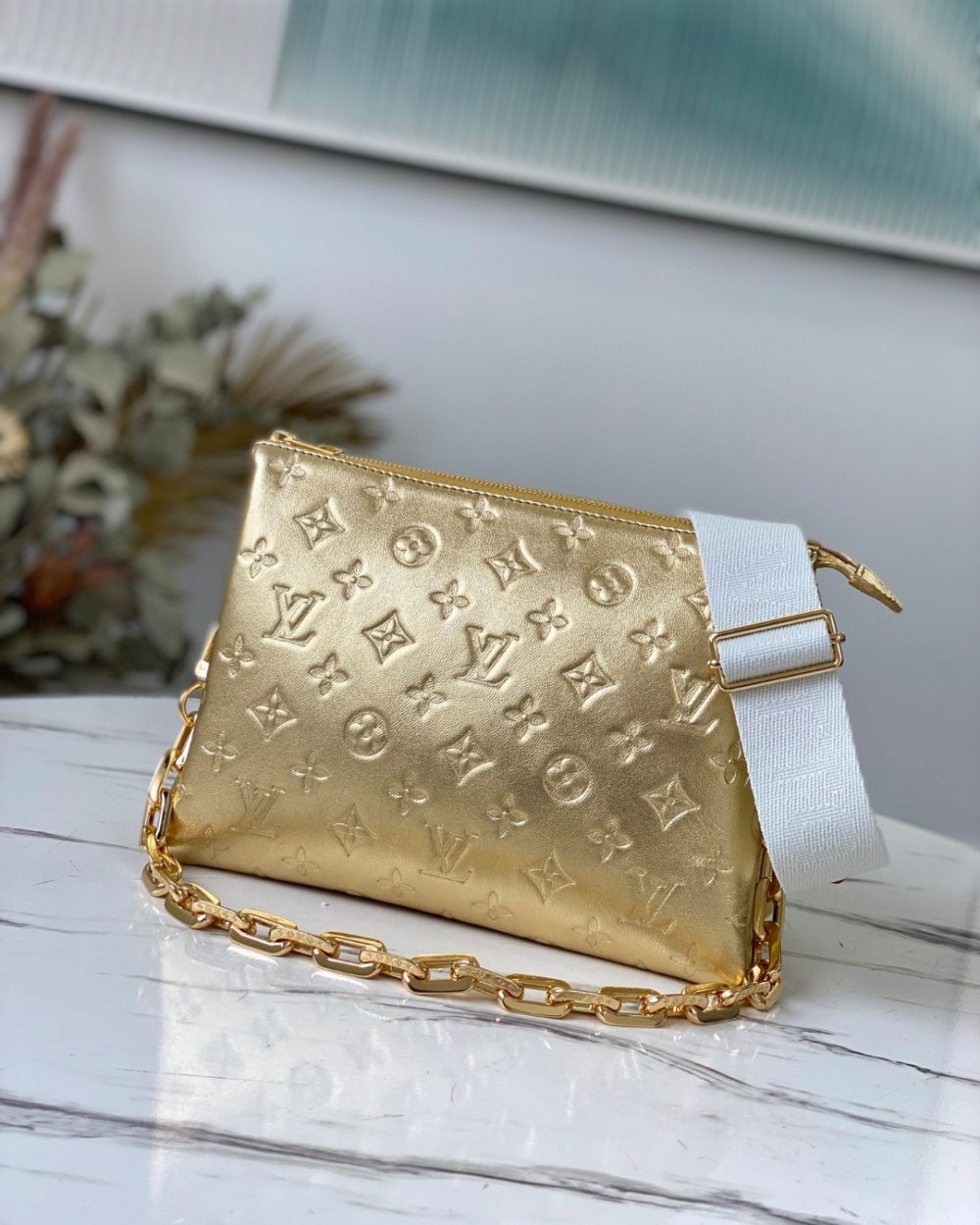 1:1 Replica Louis Vuitton Coussin PM gold M57790 Luxury Bag For Women -  26cm