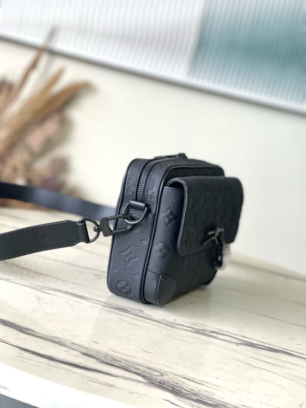 [REP 1:1] Louis Vuitton Steamer Messenger Monogram Taurillon Leather LG G90 Unique Bag For Women M23742 - 24cm