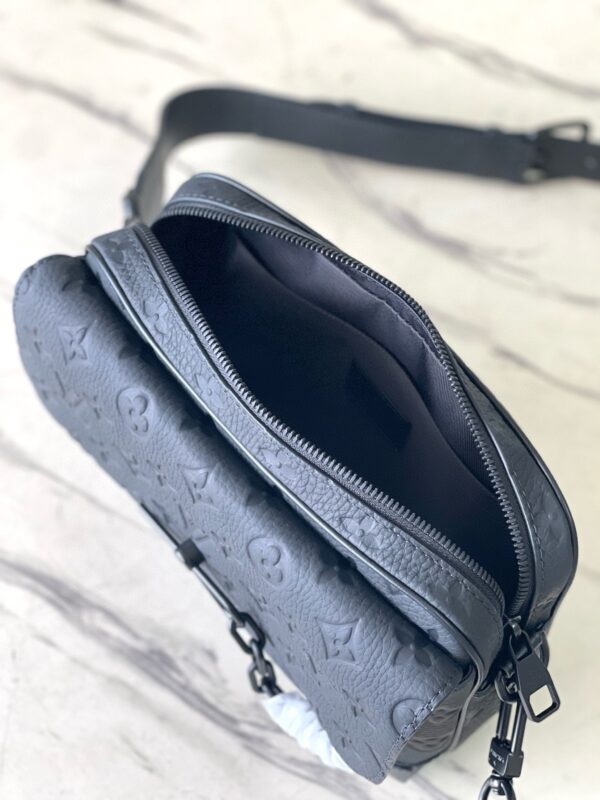 [REP 1:1] Louis Vuitton Steamer Messenger Monogram Taurillon Leather LG G90 Unique Bag For Women M23742 - 24cm