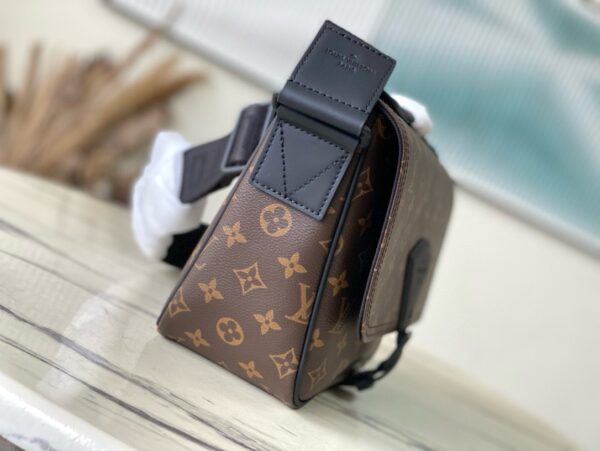 [REP 1:1] Louis Vuitton Monogram Eclipse Montsouris Messenger Shoulder Unique Bag For Women M46685 3 - 34cm