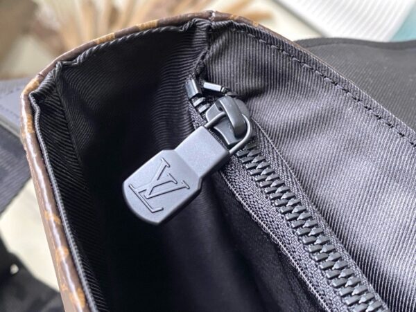 [REP 1:1] Louis Vuitton Monogram Eclipse Montsouris Messenger Shoulder Unique Bag For Women M46685 3 - 34cm