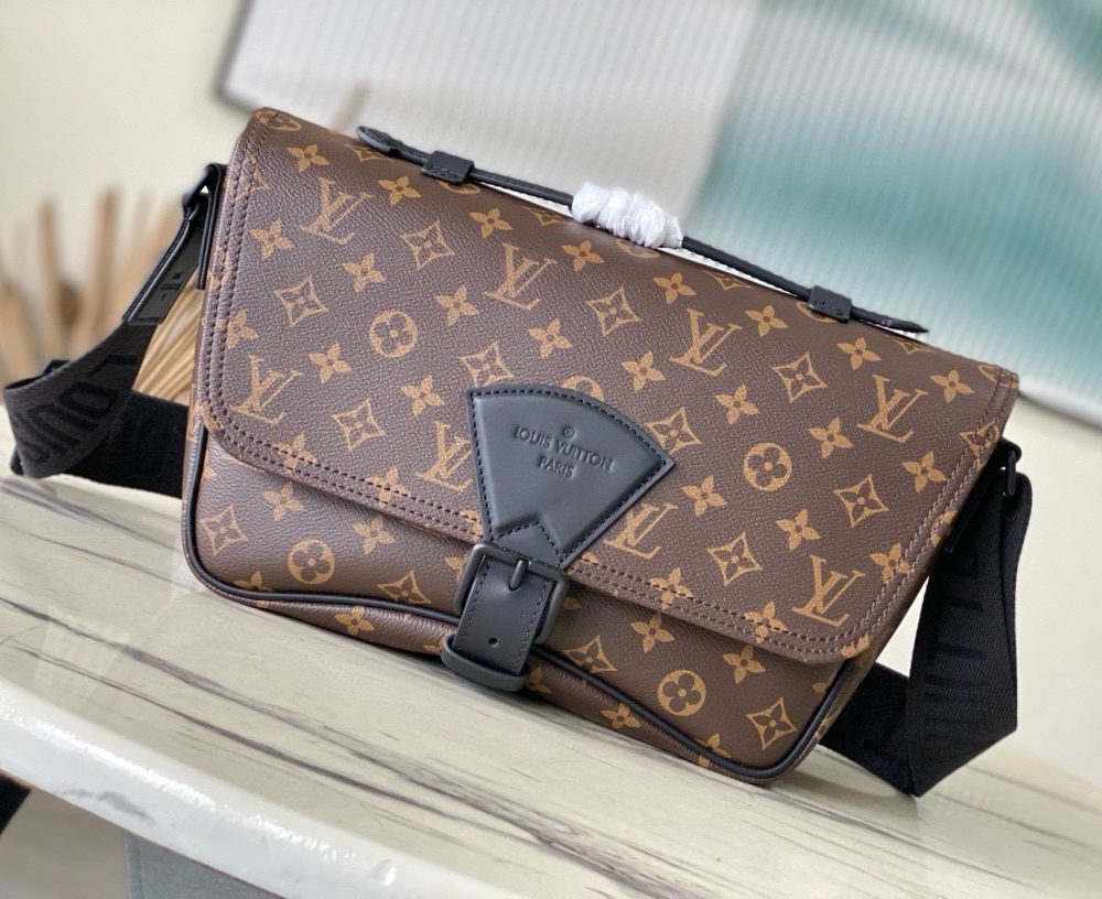 [REP 1:1] Louis Vuitton Monogram Eclipse Montsouris Messenger Shoulder Unique Bag For Women M46685 3 - 34cm