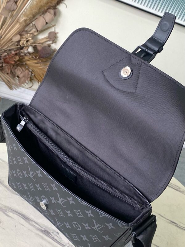 [REP 1:1] Louis Vuitton Monogram Eclipse Montsouris Messenger Unique Bag For Women M46685 4 - 34cm