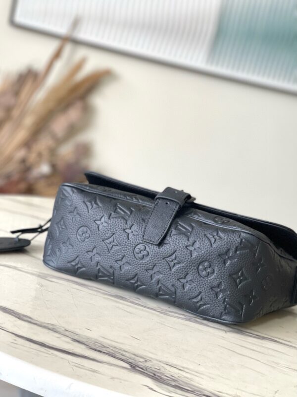 [REP 1:1] Louis Vuitton Monogram Eclipse Montsouris Messenger Shoulder Unique Bag For Women M46685 - 34cm