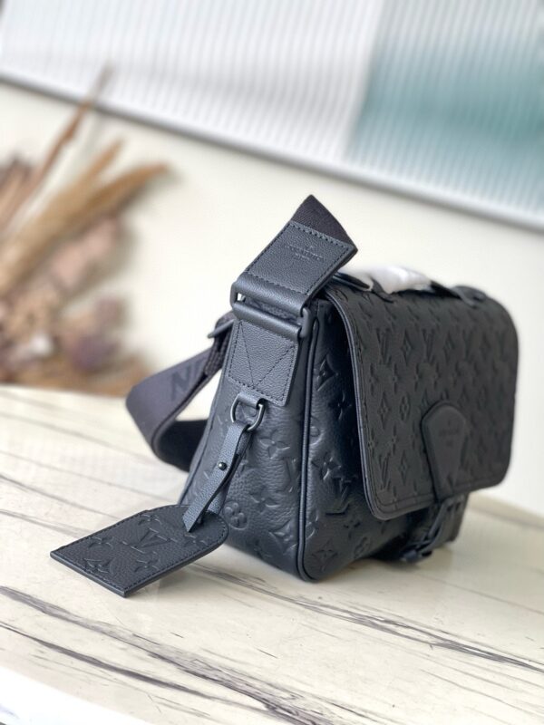 [REP 1:1] Louis Vuitton Monogram Eclipse Montsouris Messenger Shoulder Unique Bag For Women M46685 - 34cm