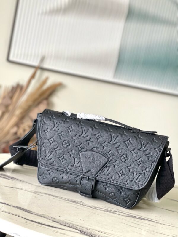 [REP 1:1] Louis Vuitton Monogram Eclipse Montsouris Messenger Shoulder Unique Bag For Women M46685 - 34cm