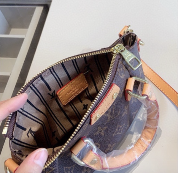 MN-LV019 - Louis Vuitton Mini Bag