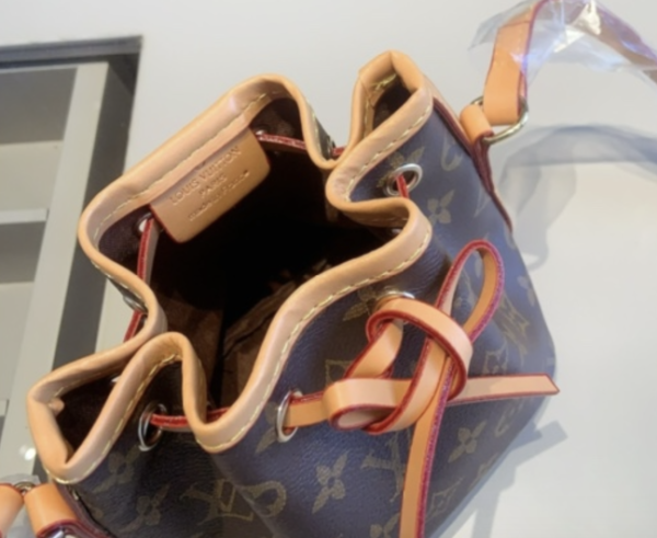 MN-LV020 - Louis Vuitton Mini Bag