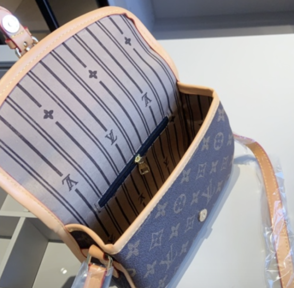 MN-LV030 - Louis Vuitton Mini Bag