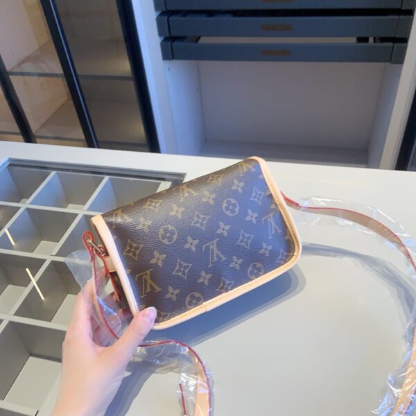MN-LV031 - Louis Vuitton Mini Bag