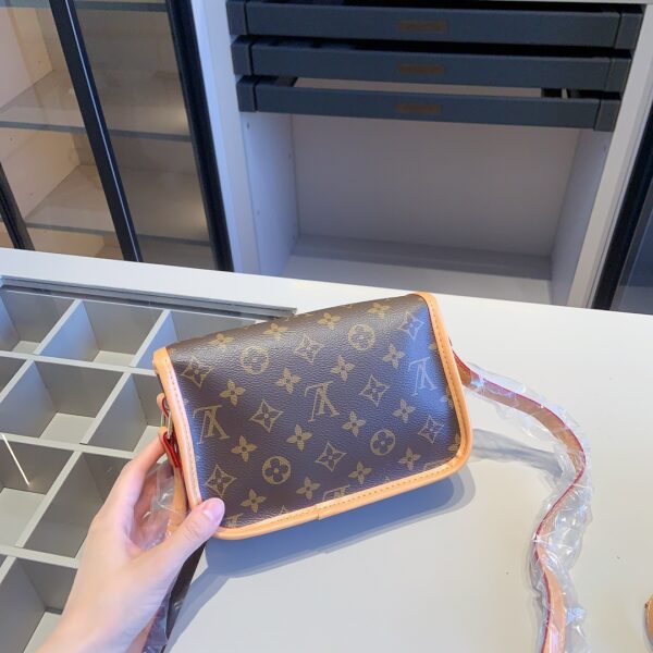 MN-LV030 - Louis Vuitton Mini Bag