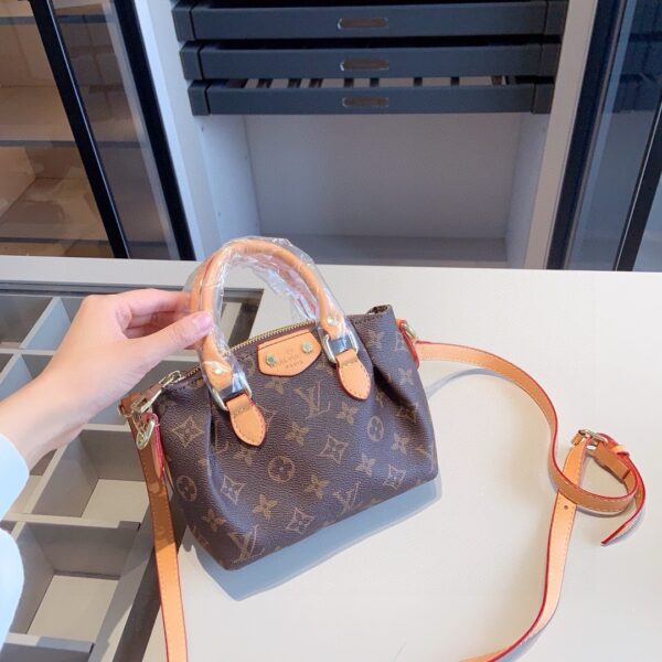 MN-LV019 - Louis Vuitton Mini Bag