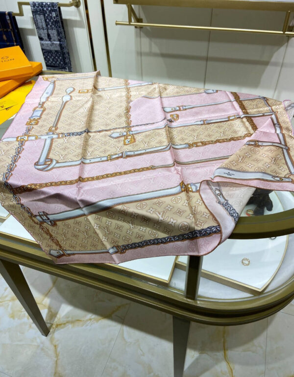 570784 Louis Vuitton Square 90 Silk Scarves