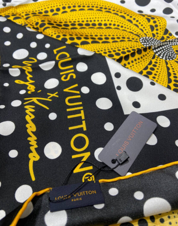 570794 Louis Vuitton Square 90 Silk Scarves