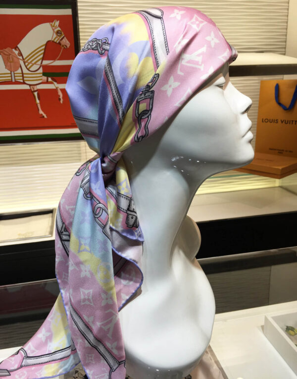 570828 Louis Vuitton Square 90 Silk Scarves