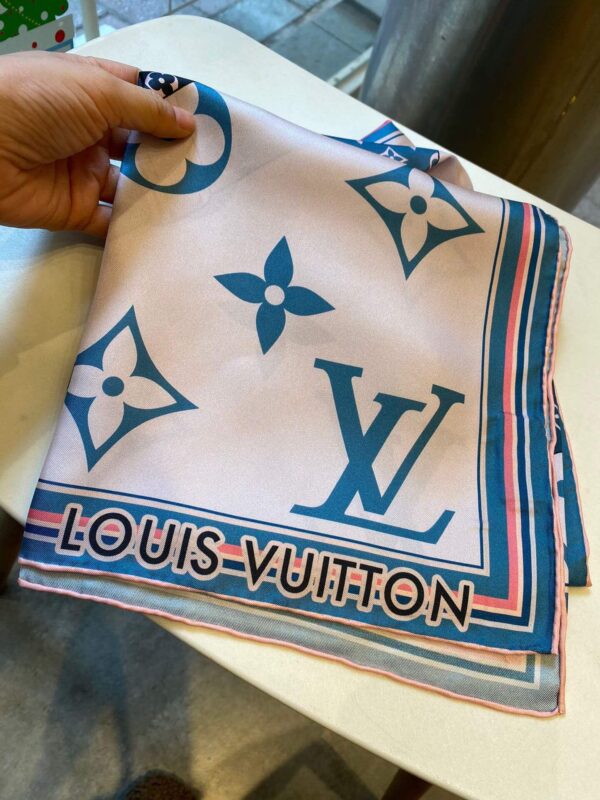 570758 Louis Vuitton Square 90 Silk Scarves