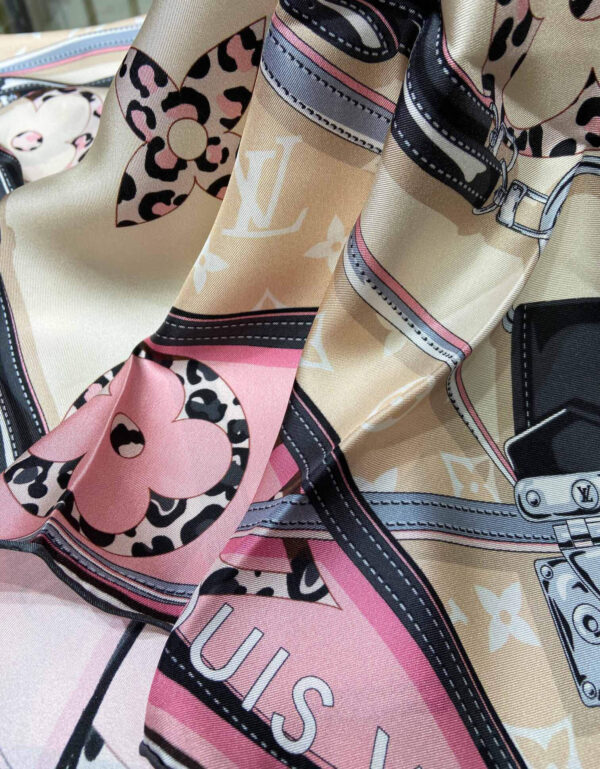 570735 Louis Vuitton Square 90 Silk Scarves