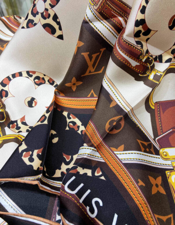570736 Louis Vuitton Square 90 Silk Scarves