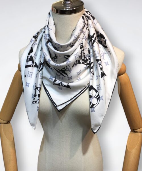 570766 Louis Vuitton Square 90 Silk Scarves