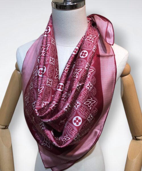 570825 Louis Vuitton Square 90 Silk Scarves