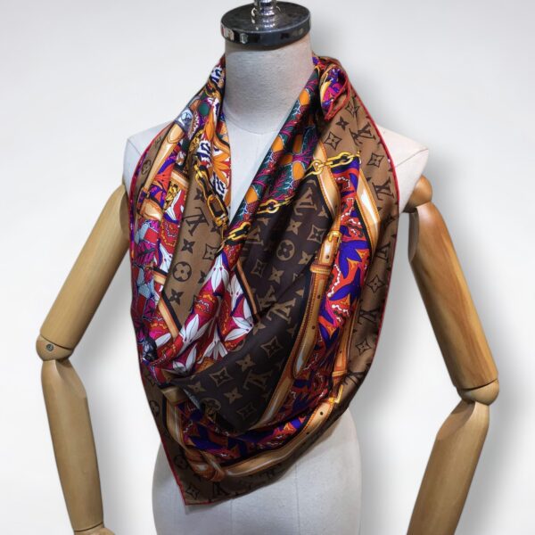 570771 Louis Vuitton Square 90 Silk Scarves