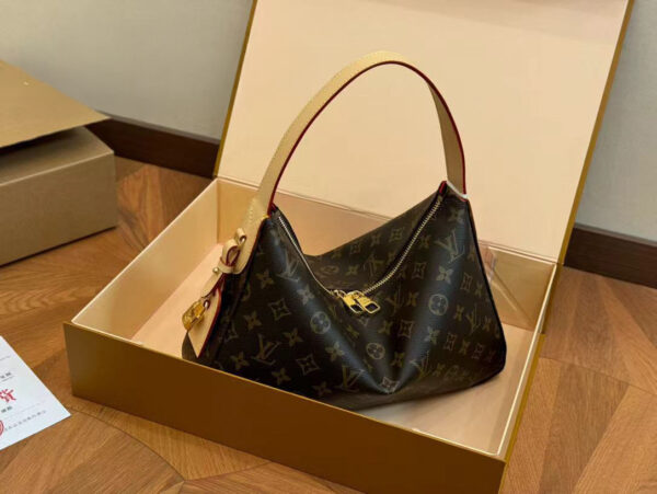 LV Slouchy hobo bag