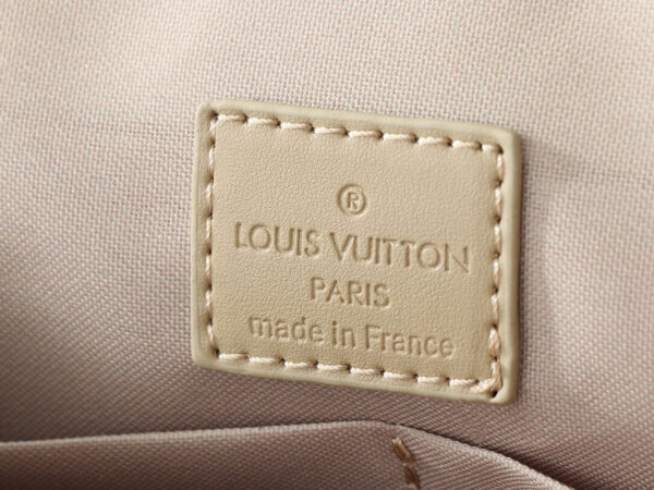 1:1 Replica Louis Vuitton LV Takeoff Messenger LV Aerogram Luxury Bag For Women M22505 - 28 cm