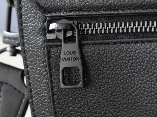 1:1 Replica Louis Vuitton LV Messenger LV Aerogram Luxury Bag For Women M57080 - 22 cm