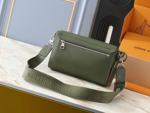 1:1 Replica Louis Vuitton LV Messenger LV Aerogram Luxury Bag For Women M25125 - 22 cm