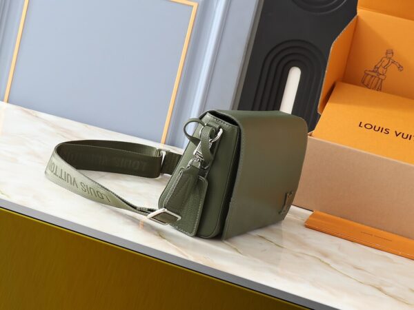 1:1 Replica Louis Vuitton LV Messenger LV Aerogram Luxury Bag For Women M25125 - 22 cm