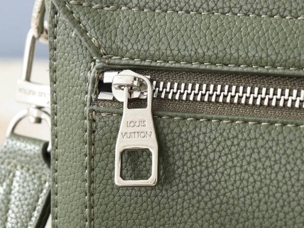 1:1 Replica Louis Vuitton LV Messenger LV Aerogram Luxury Bag For Women M25125 - 22 cm