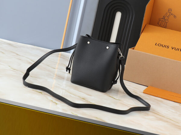 1:1 Replica Louis Vuitton LV NANO LOCKME BUCKET Black Luxury Bag For Women M68709 - 16 cm