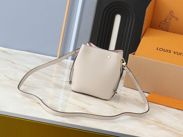 1:1 Replica Louis Vuitton LV NANO LOCKME BUCKET Luxury Bag For Women M68709 - 16 cm