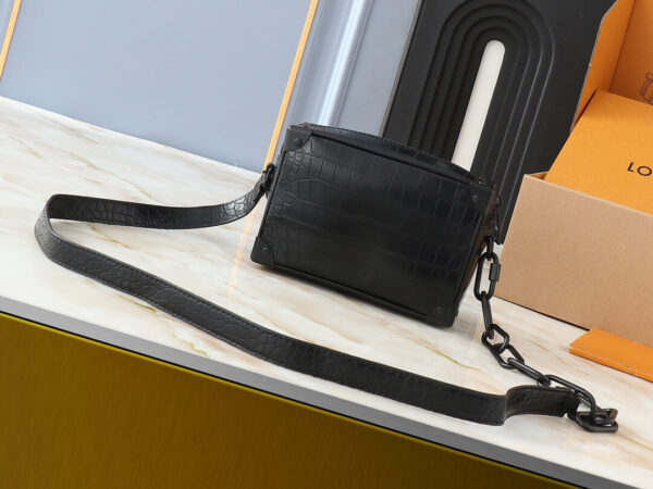 1:1 Replica Louis Vuitton LV Soft Trunk Taurillon Monogram 3 Luxury Bag For Women M57702 M44480 M68906 M44735 - 18.5 cm
