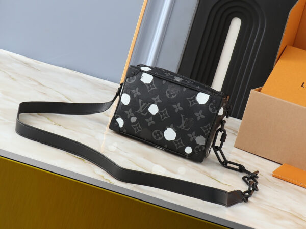 1:1 Replica Louis Vuitton LV Soft Trunk Taurillon Monogram 1 Luxury Bag For Women M57702 M44480 M68906 M44735 - 18.5 cm