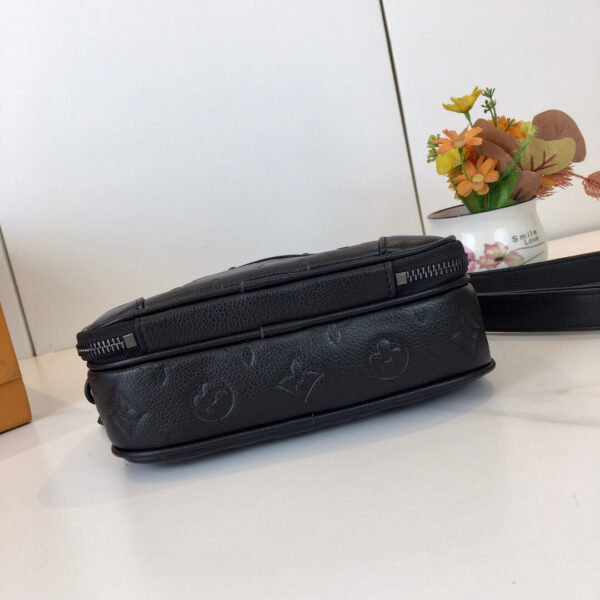 1:1 Replica Louis Vuitton LV Alpha Wearable Wallet Monogram Shadow Leather Unique Bag For Unisex M82544 - 18.5 cm