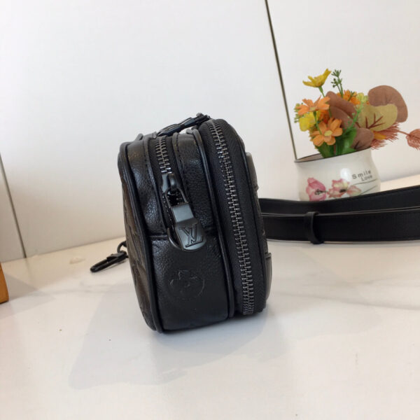 1:1 Replica Louis Vuitton LV Alpha Wearable Wallet Monogram Shadow Leather Unique Bag For Unisex M82544 - 18.5 cm